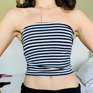 BRANDY MELVILLE BLACK AND WHITE STRIPPED TUBE TOP